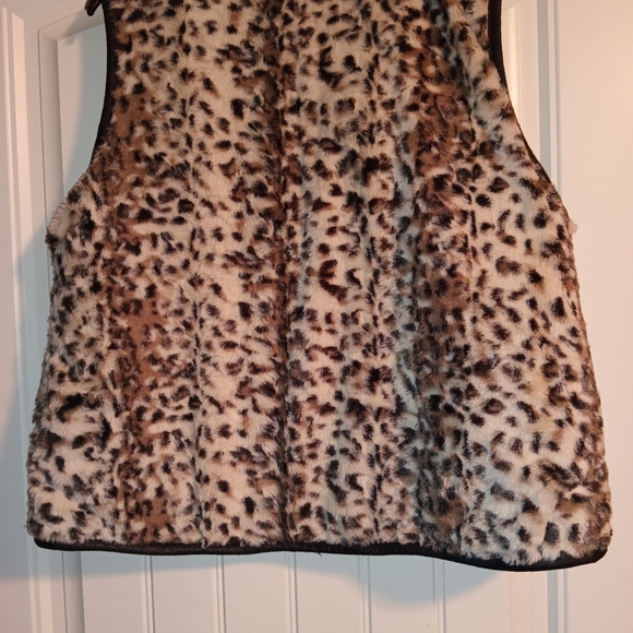 Bylyse leopard print fur/leather trim reversible vest - Picture 3 of 5